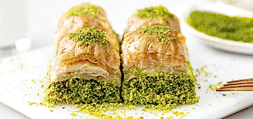 Tatlılar ve Baklavalar: Gelenekten Sofraya Uzanan Lezzetler